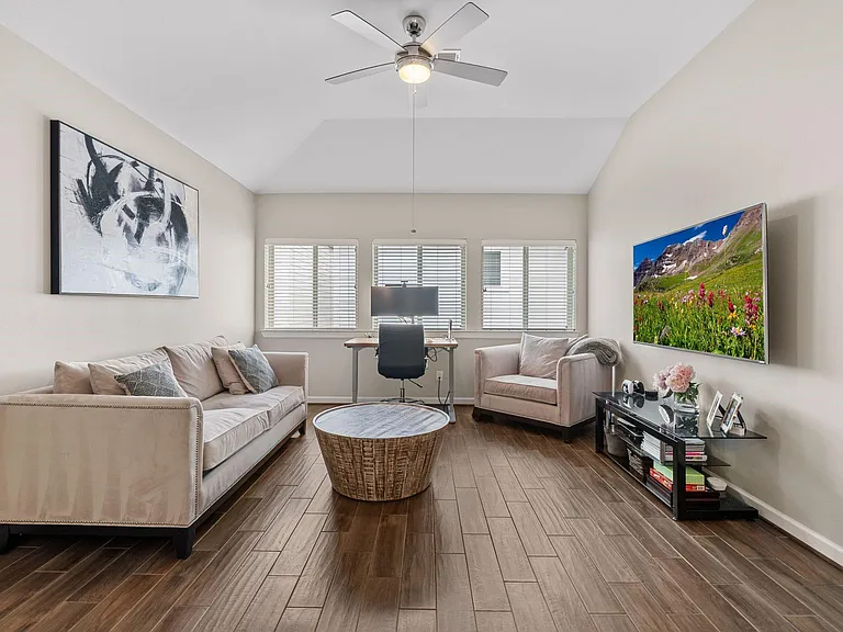 8904 Aventino Way — Photo 21