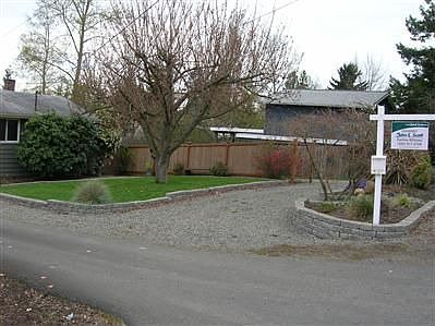 Circular Drive & Additional Boat/RV Parking