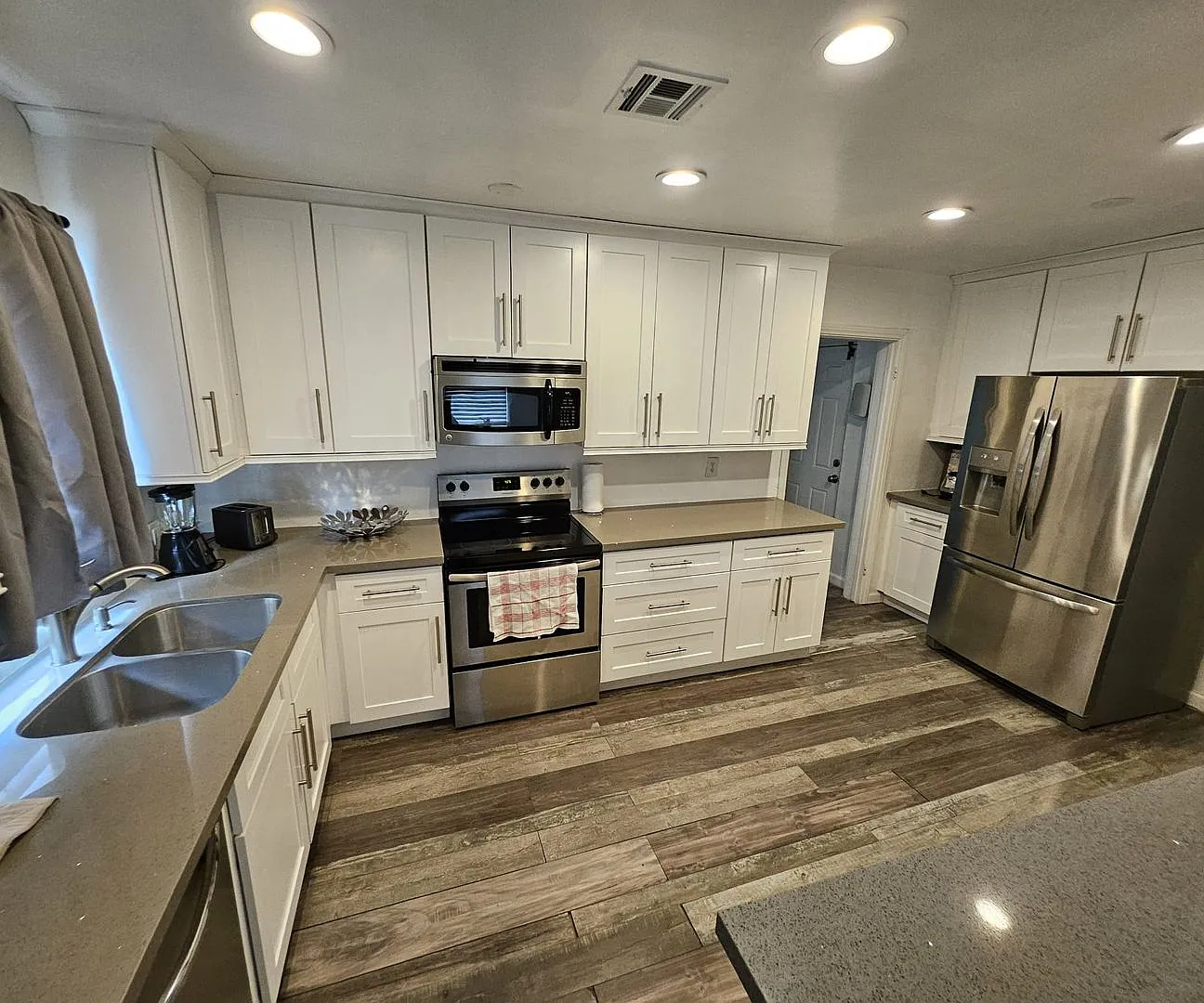 Charming 3-Bedroom Home in the Heart of Las Vegas! — Photo 1