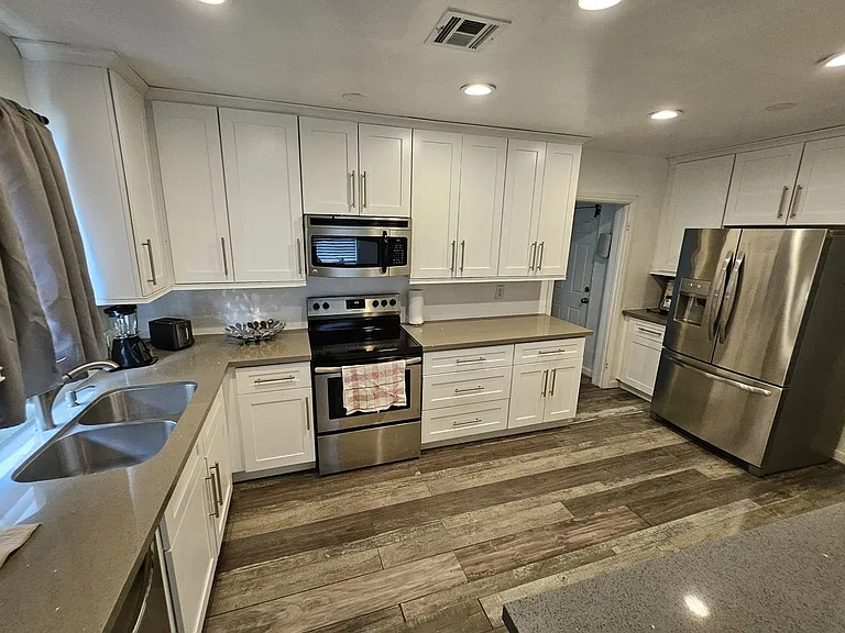 116 E Utah Ave — Photo 1