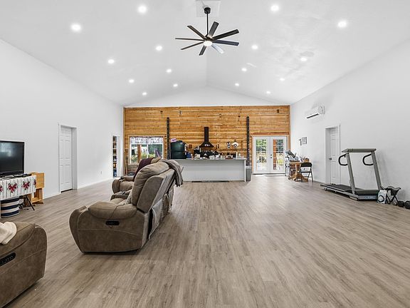 5th image of 1455 Colonial Way