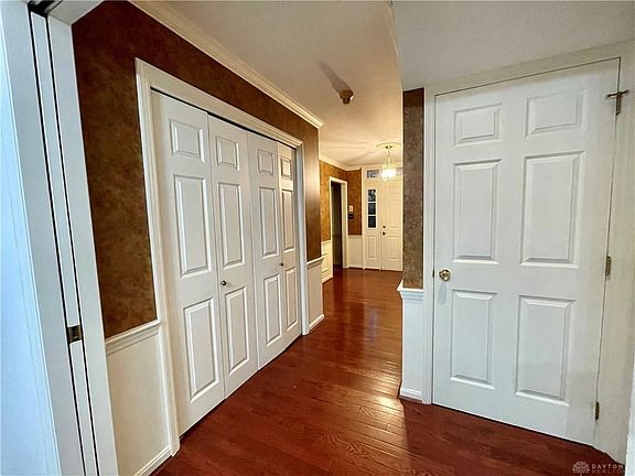 3rd image of 6784 Cloister Cliffs Dr