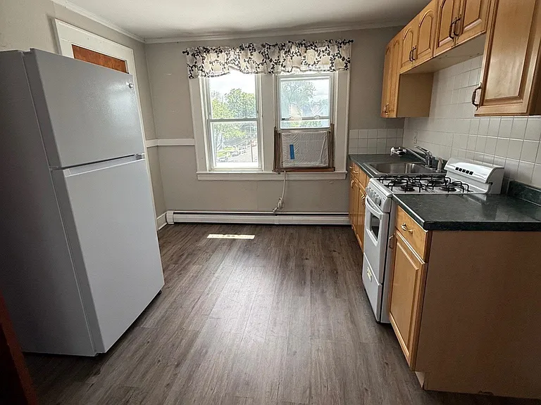170 Laurel Ave #3 — Photo 6