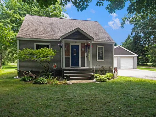 16270 152nd Ave, Spring Lake, MI 49456