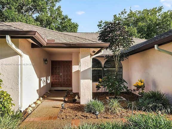5th image of 10206 NW 6th Ct