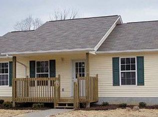 1156 Barker Dr, White Pine, TN 37890