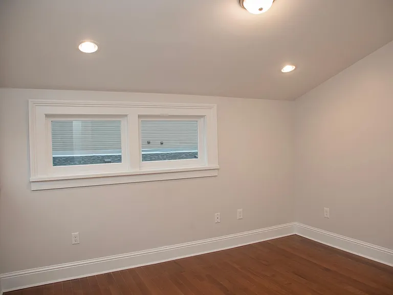 403 S Lopez St — Photo 9