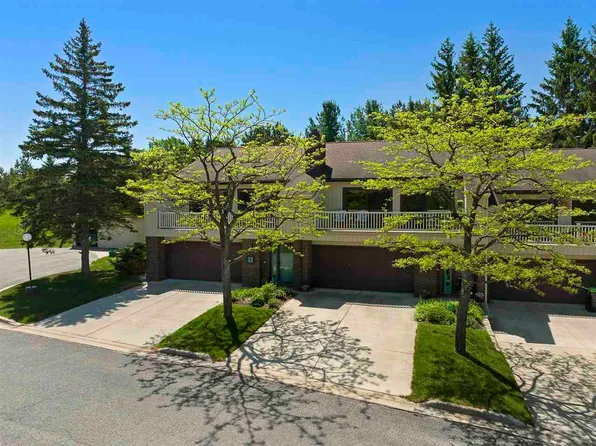 1287 Lachaumiere Dr Unit 2, Petoskey, MI 49770