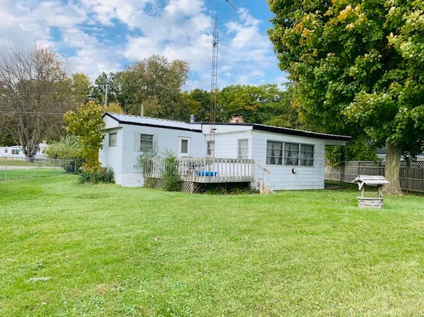 575 Norvell Beach Dr, Brooklyn, MI 49230