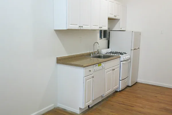 Rented by Manhattan Best Realty, Inc. | media 26