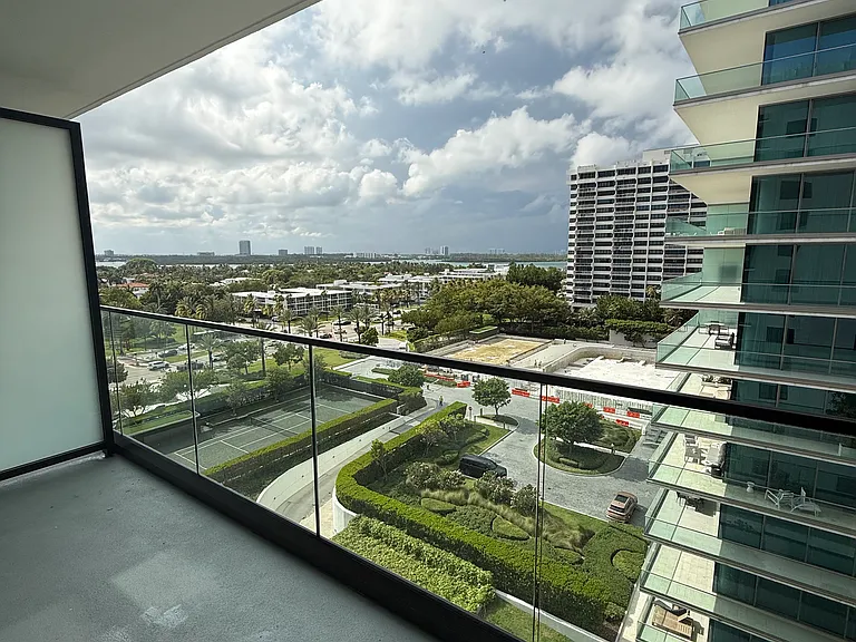 10185 Collins Ave #1022 — Photo 3