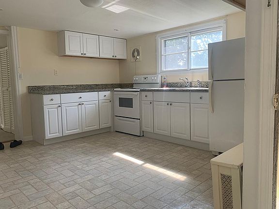 2nd image of 1308 Oak Ave Floor 2