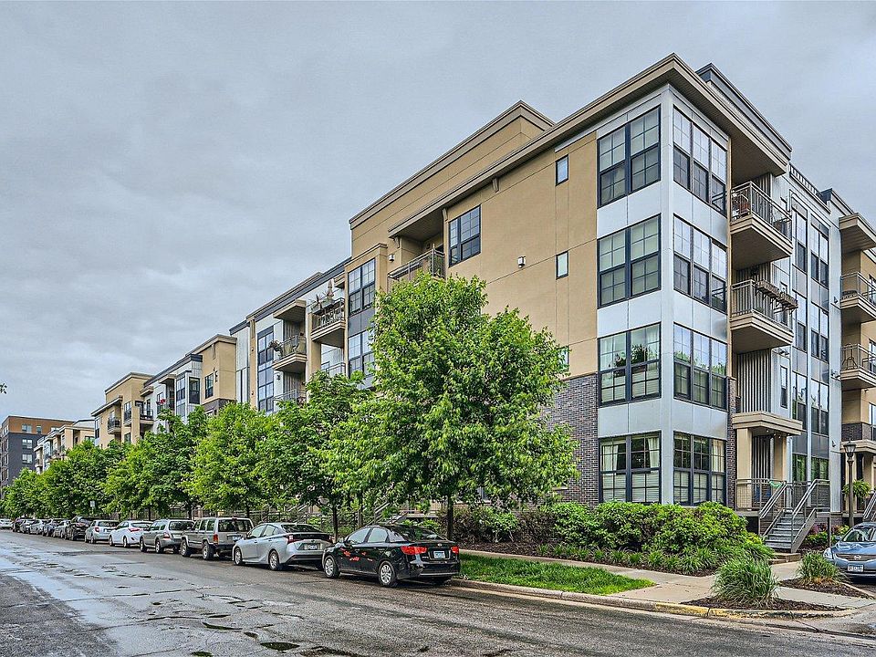 1st image of 820 Emerald St APT 406