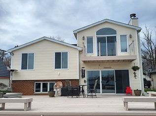 3876 Iris Dr, Waterford, MI