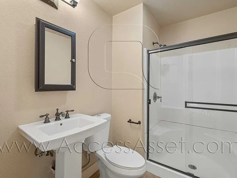 226 E Peck St #3 — Photo 1