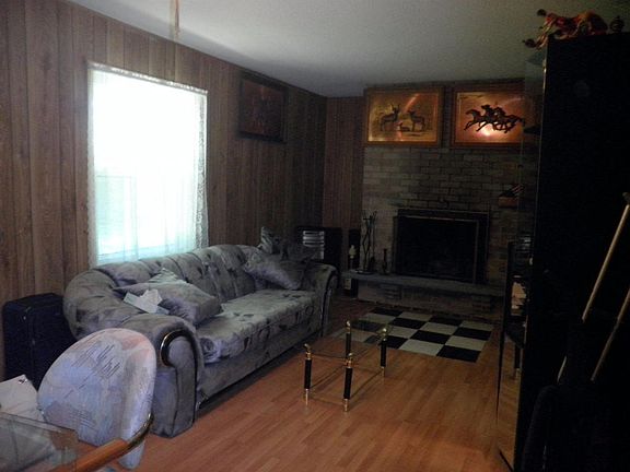 3rd image of 3749 Debby Ln
