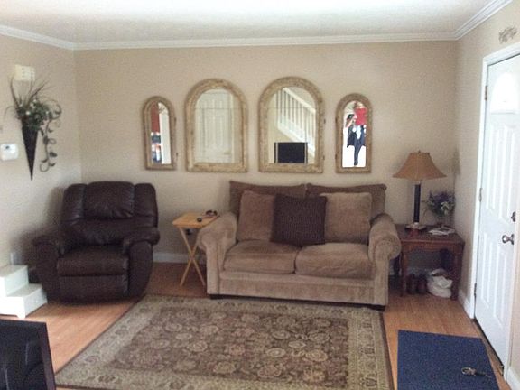 4th image of 2210 Buckingham Sq