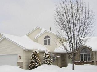 2140 Eagle Ridge Dr, North Mankato, MN 56003