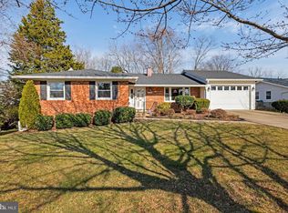 11819 Enid Dr, Potomac, MD 20854