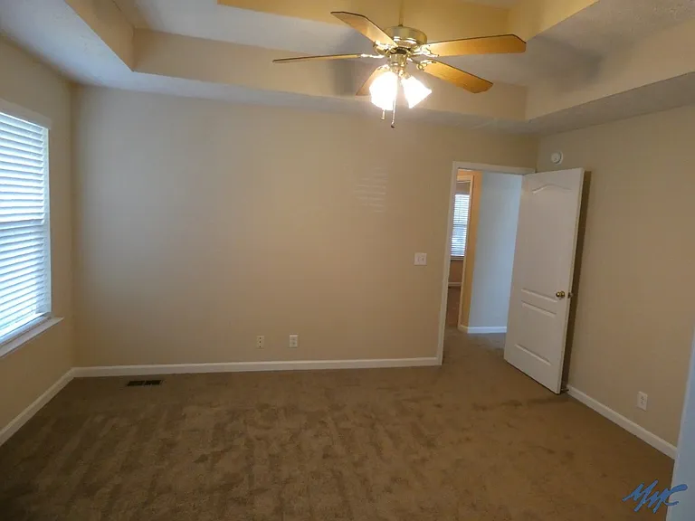 419 Conhocken Ct — Photo 34