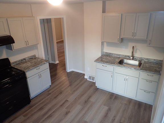 2nd image of 922 Liberty St APT 4