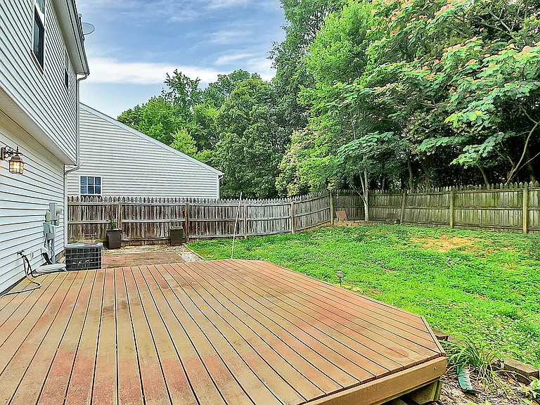 5227 Silabert Ave — Photo 32