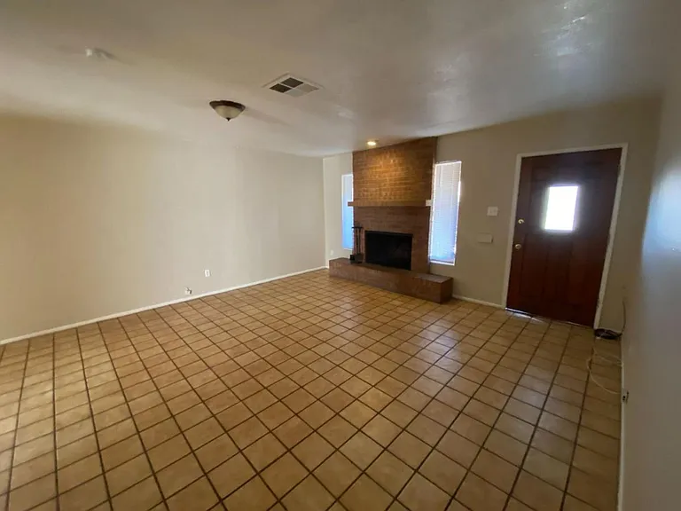 4251 W Keim Dr — Photo 5