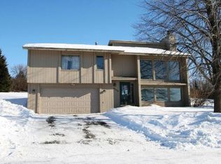 9220 Chesshire Ln N, Maple Grove, MN 55369