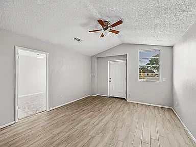 2 bed, 750 sqft, $975 — Photo 3