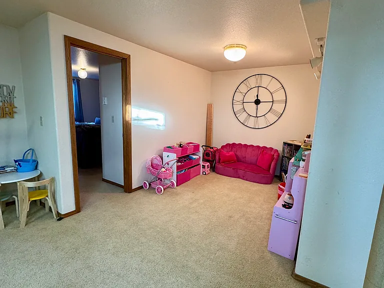 1355 R St — Photo 31