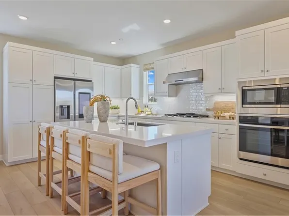 27574 Prarie Way, Valencia, CA 91381