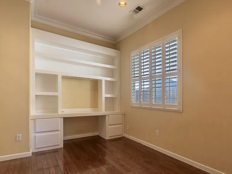 10231 Wolf Ridge Way — Photo 16