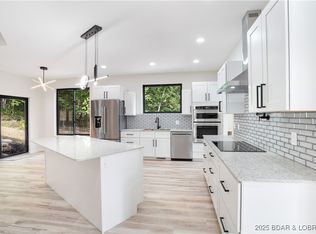 516 Imperial Point Dr, Lake Ozark, MO 65049