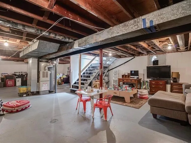 9601 Walnut St — Photo 22