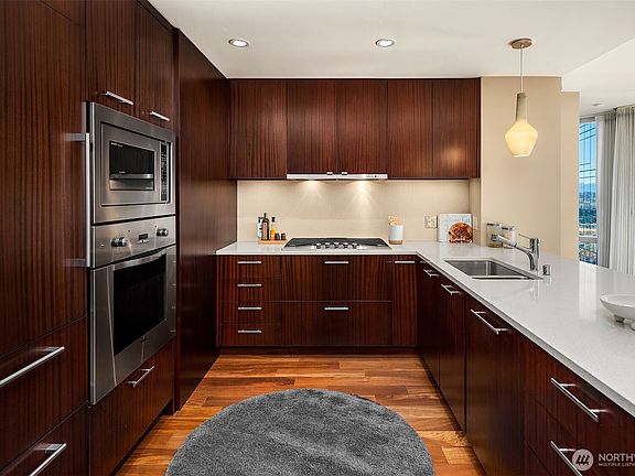 4th image of 500 106th Avenue NE #3709