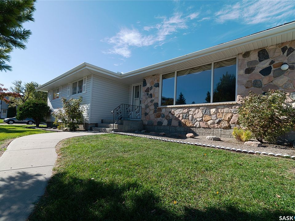 1st image of 5 Wheaton Crescent