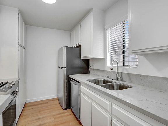 4th image of 817 Hill St #102