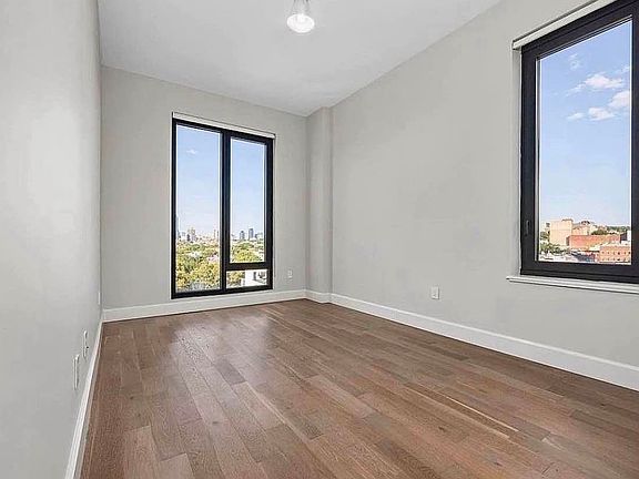 2nd image of 262 9th St #731