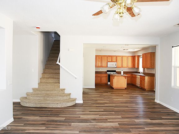 2nd image of 43641 Rucker St