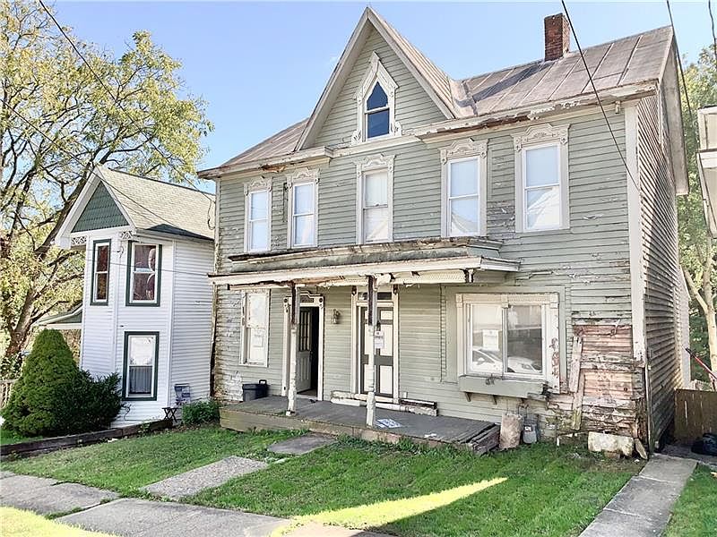 1st image of 216 Elm St