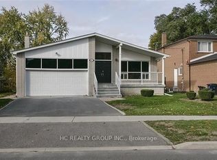 102 Peckham Ave, Toronto, ON M2R2V5