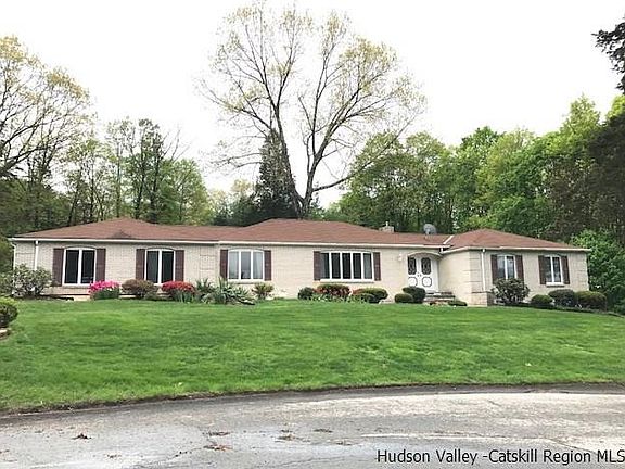 2nd image of 134 Jeffrey Ln