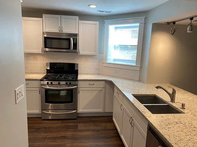 4845 N Winchester Ave #G — Photo 2