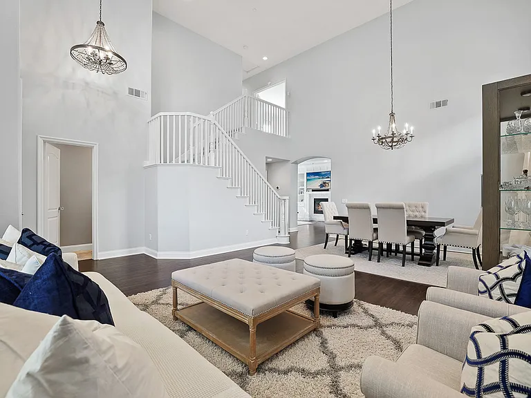 2450 Elden Ave #E — Photo 4