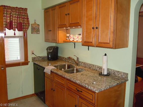 4th image of 6414 Farnsworth Dr