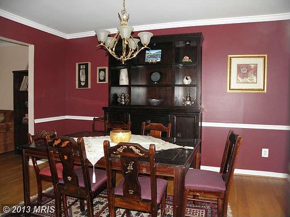 3rd image of 10524 Farnham Dr