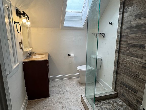 5th image of 1154 N Corona St APT 3