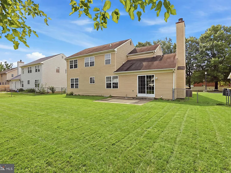 251 N Caroline Pl — Photo 4