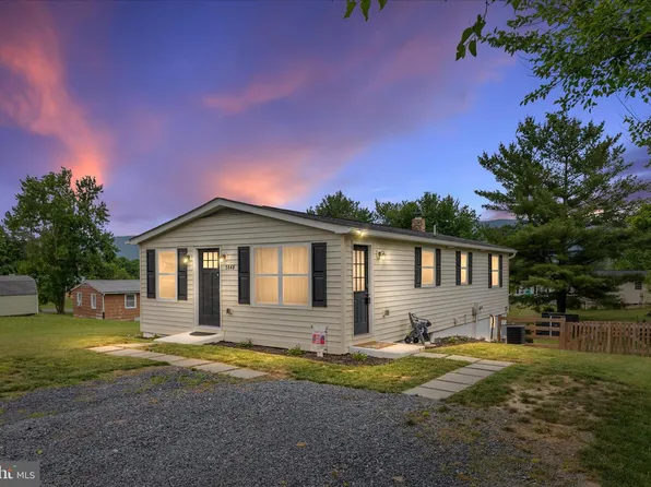 5848 Cardinal St, Mount Jackson, VA 22842