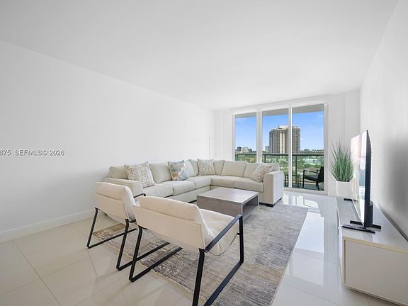 4th image of 19370 Collins Ave APT 1122